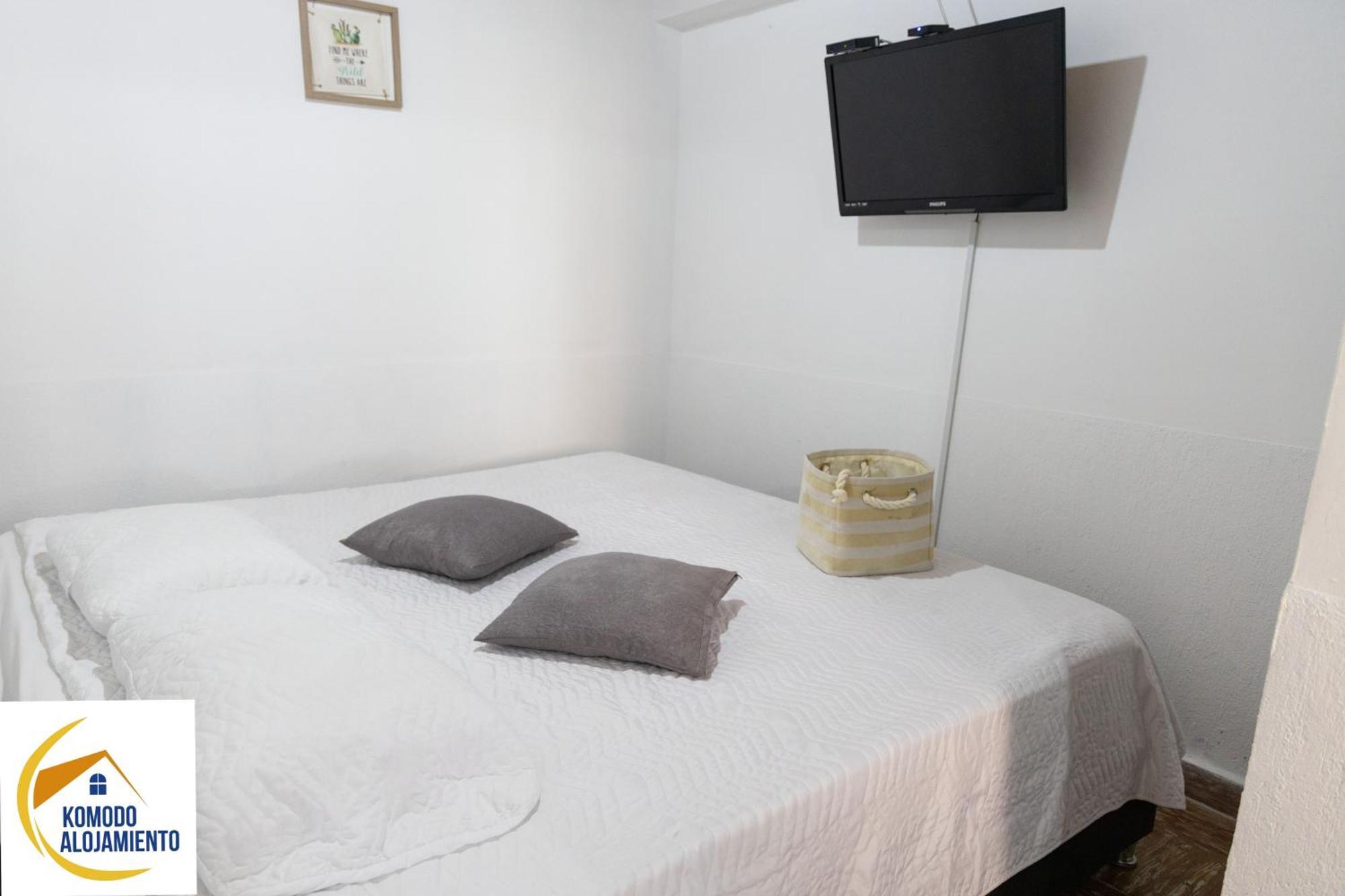 Komodo Alojamiento- Hostal Autoservicio, Ubicado Cerca Al Centro Historico - Bano Privado, Wifi , Cama 2X2 Y Agua Caliente Y Cocina Compartida Popayan Exteriér fotografie