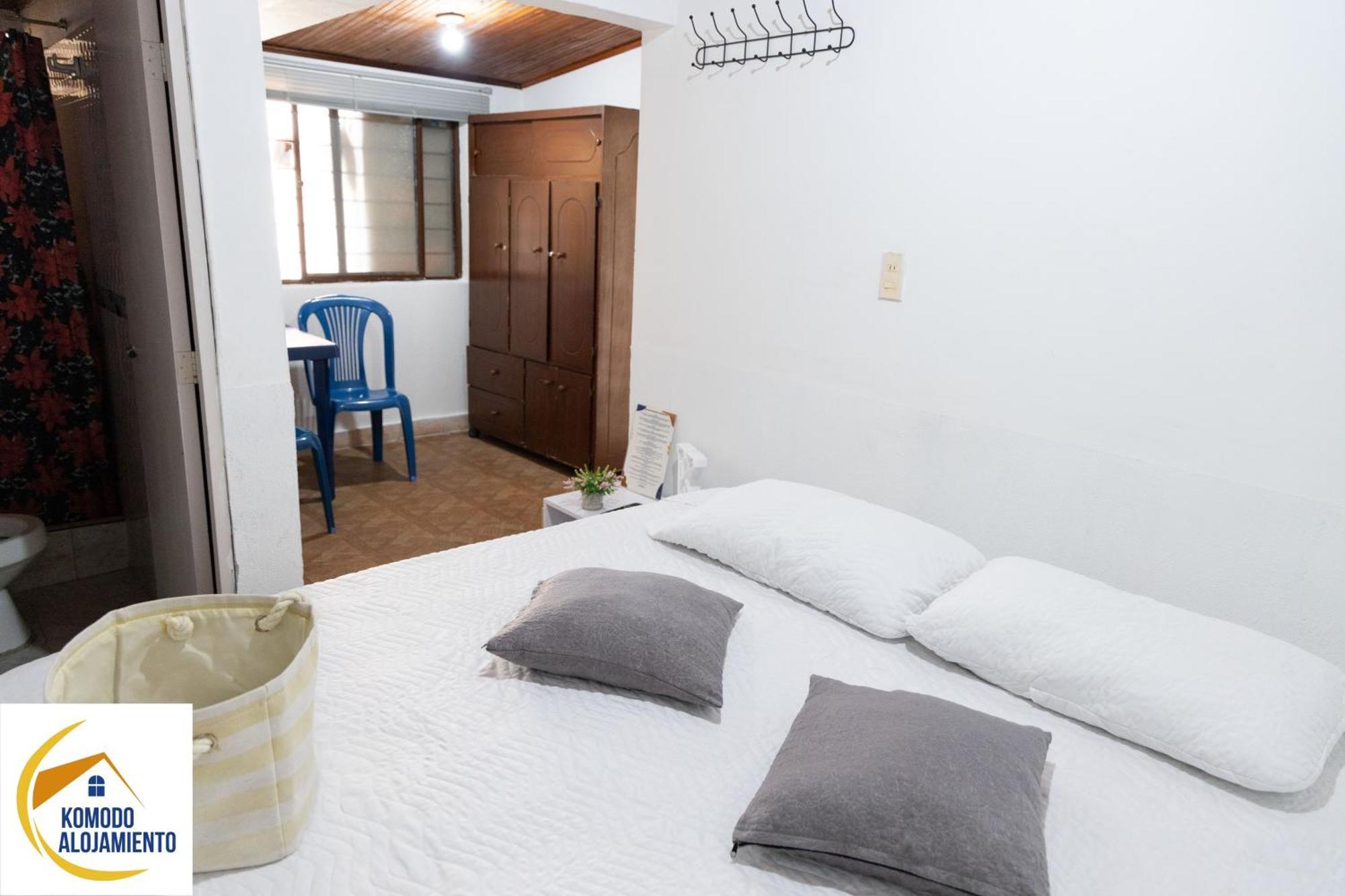 Komodo Alojamiento- Hostal Autoservicio, Ubicado Cerca Al Centro Historico - Bano Privado, Wifi , Cama 2X2 Y Agua Caliente Y Cocina Compartida Popayan Exteriér fotografie