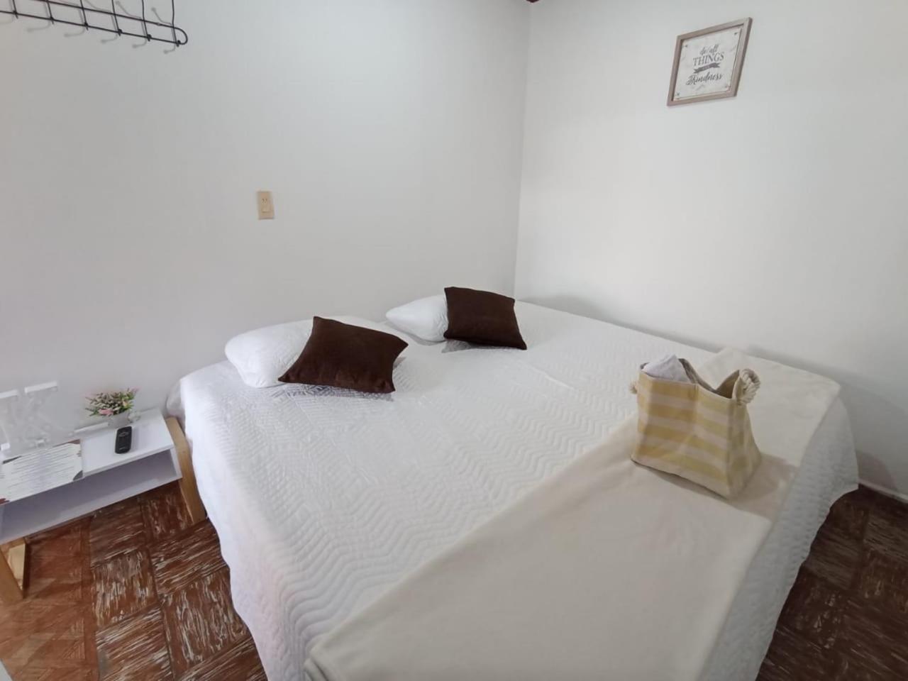 Komodo Alojamiento- Hostal Autoservicio, Ubicado Cerca Al Centro Historico - Bano Privado, Wifi , Cama 2X2 Y Agua Caliente Y Cocina Compartida Popayan Exteriér fotografie
